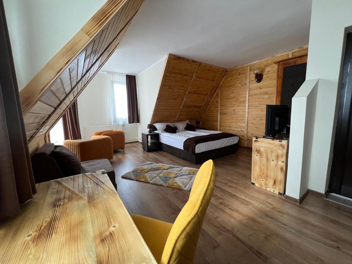 Nicole Hotel & Restaurant Самоков Экстерьер фото